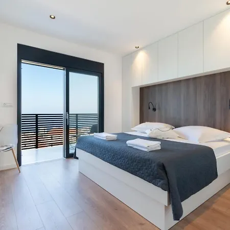 Andro Villa