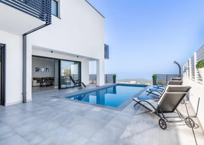 Andro Vila Makarska